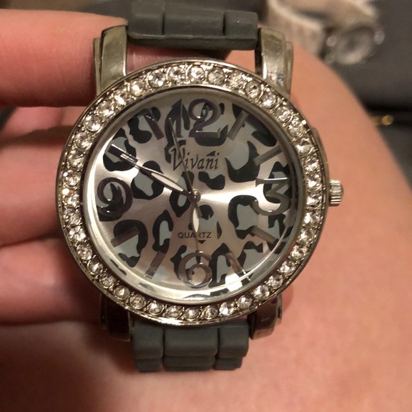 Leopard print watch. - Picture 1 of 1